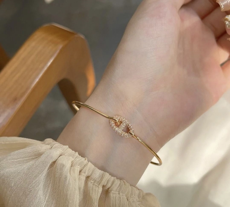 H**me5 bracelets